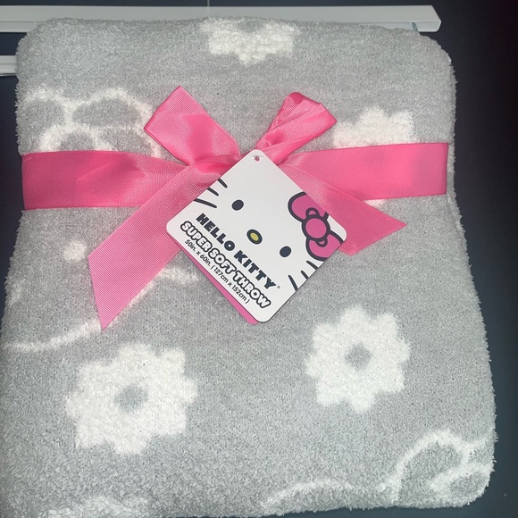 Hello kitty blanket - Picture 2 of 3